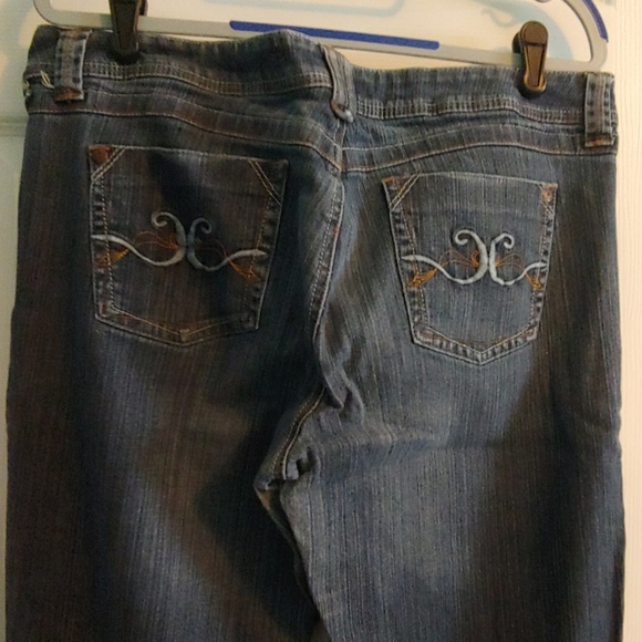 Jeans - Picture 3 of 4